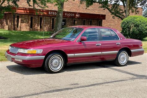 1992 Mercury Grand Marquis: A Luxury Sedan Review