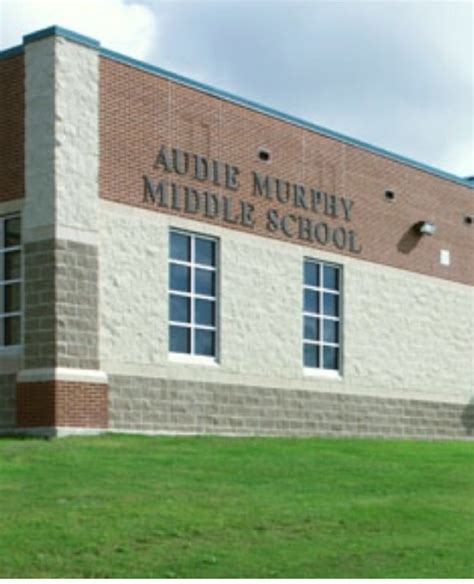 5 Facts About Audie Murphy Middle School