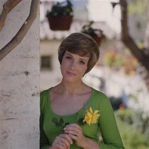 5 Rarely Seen Photos Of Julie Andrews