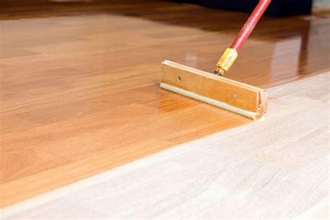 5 Tips For Choosing Polyurethane Applicator For Floors