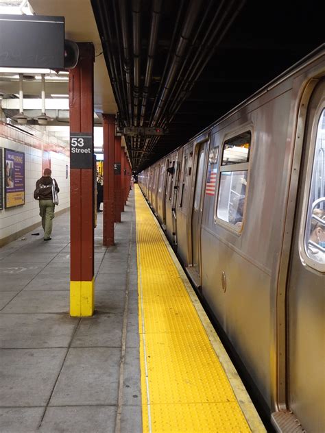 5 Tips For Navigating 5th Avenue 53rd Street Subway