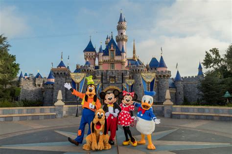 5 Tips To Land A Job At Disneyland Anaheim