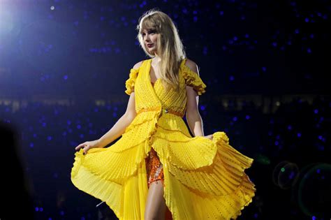 5 Ways Taylor Swift Fans Can Just Dance