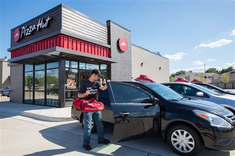 5 Ways To Become A Pizza Hut Delivery Driver