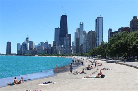 5 Ways To Enjoy Cherry Street Beach Chicago