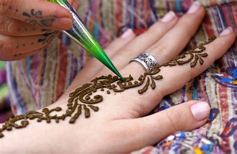 5 Ways To Master Henna Application