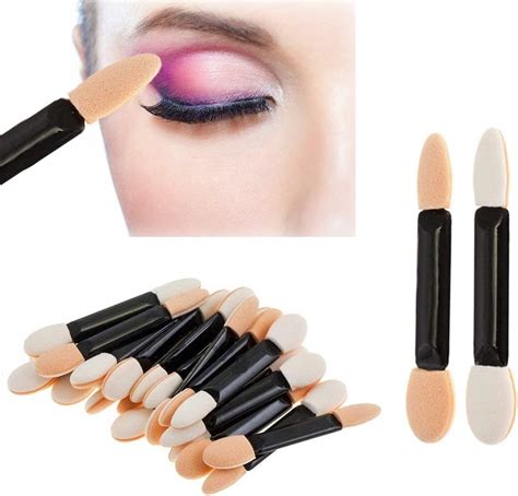 5 Ways To Use Foam Eyeshadow Applicators