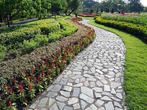 5 Ways To Use Tumbleweed For Landscaping