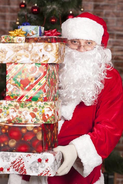 6 Ways To Know If Santa Brings Your Presents