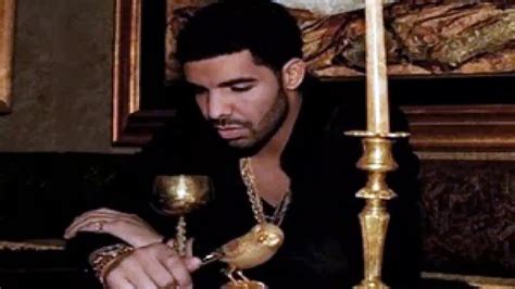 7 Reasons Drake Hates Sleeping Alone