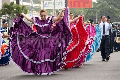 7 Traditional El Salvadorian Dress Styles