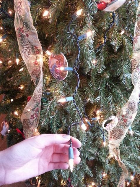 7 Ways To Use Icicles On Your Christmas Tree