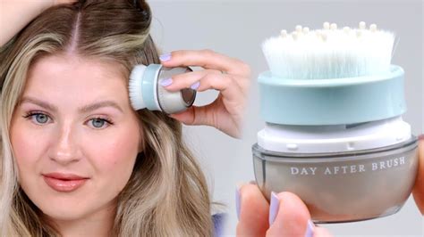 Dry Shampoo Brush Applicator: Simplify Your Hair Care Routine