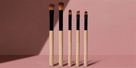 Mastering Eyeshadow With The Perfect Eyeshadow Applicator