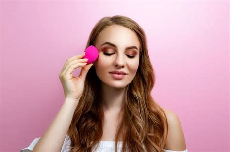 Mastering Makeup With An Applicator Sponge