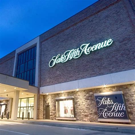 Saks Fifth Avenue Application: 5 Ways To Get Hired