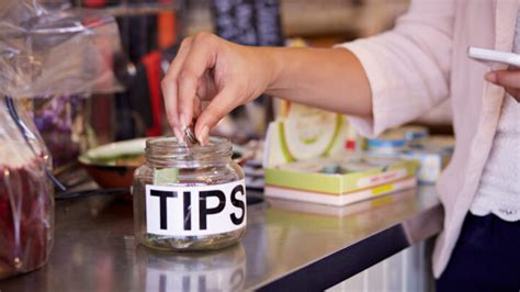 Tipping Waiters: What Does Tip Stand For