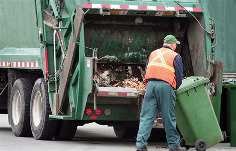 Trashman Salary: Whats The Average Waste Collector Pay